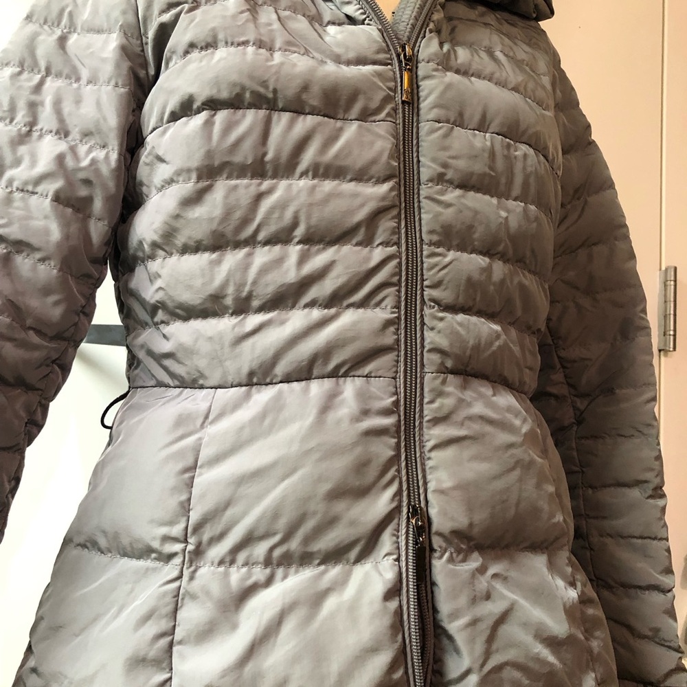 Womens Moncler Gray Quilted Hooded Puffer Coat with Belted Waist - Picture 13 of 16